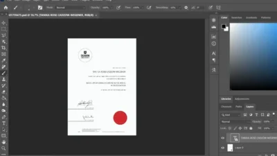 Fake Certificate From Deakin College PSD Template